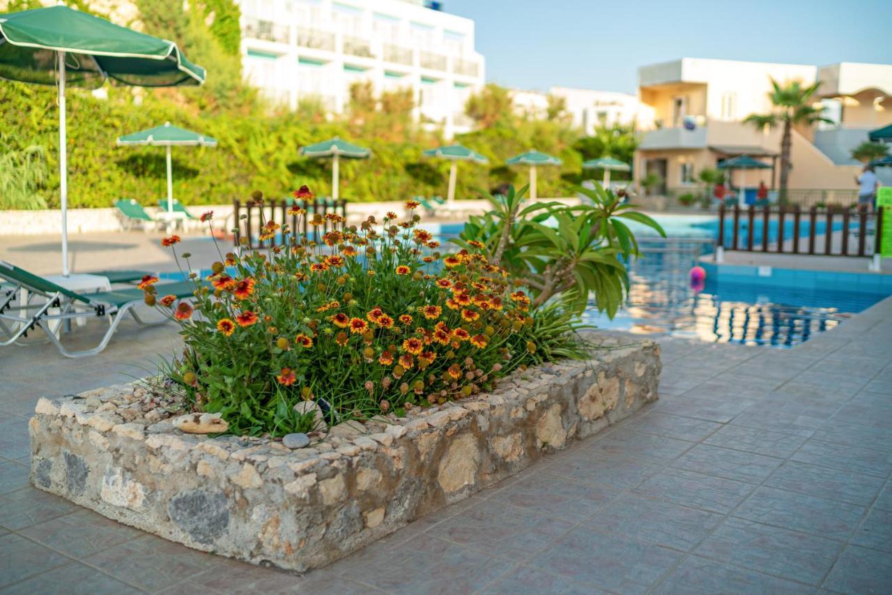 Hotel Kathrin Beach Adelianos Kampos Exterior photo